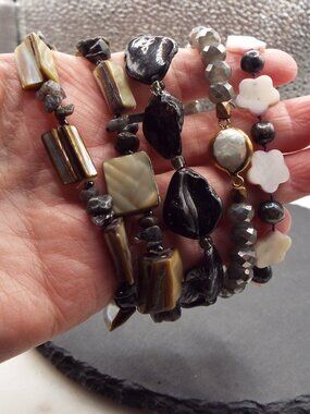 FOUR BRACELETS BLACK, GREY & WHITE CRYSTAL, STONE, SHELL STRETCHY BEACELET LOT 1